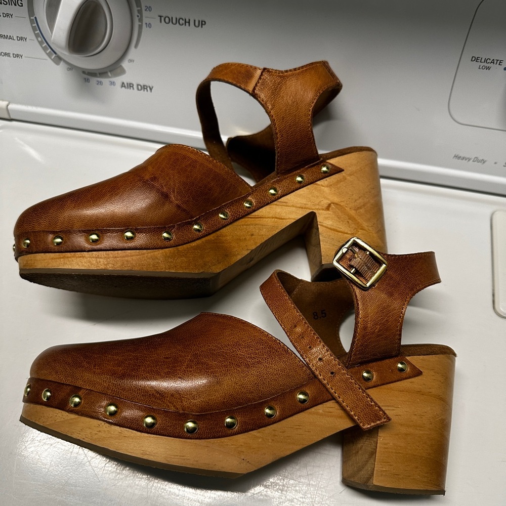 Diba True Cat Paws Style Wooden Clogs